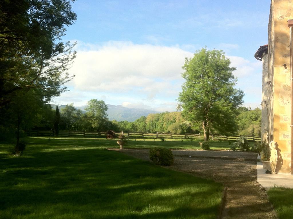 Domaine Du Val De Soux Bed & Breakfast Montgaillard-de-Salies Exterior photo